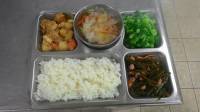 107.1.4午餐  白米飯、沙嗲油腐、珍珠扒海絲、炒油菜、鮮菇白菜湯