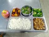107.4.25午餐  白米飯、古都肉燥、日式佃煮、炒青江菜、冬瓜排骨酥湯