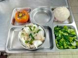 107.11.21午餐  粄條、粿仔湯、鮮肉包、炒青江菜、甜柿