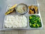 108.1.7 午餐  白飯、炸魚片、紅燒油豆腐、炒青江菜、雙菇白菜湯