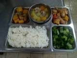 108.3.21午餐  白飯、味噌燒雞、綜合滷味、炒蚵白菜、青木瓜排骨湯