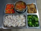 108.5.3午餐 十穀飯、和風壽喜燒、炒三色、炒蚵白菜、番茄豆芽湯