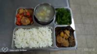 109.7.2午餐  白飯、味噌燒雞、綜合滷味、炒空心菜、青木瓜排骨湯