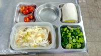 110.1.6午餐  大滷麵、炒油菜、銀絲捲、小蕃茄