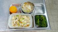 110.4.7午餐  翡翠炒飯、炒空心菜、金菇三絲湯、橘子