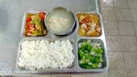 110.5.3午餐  白飯、蠔油雞丁、番茄豆腐、炒小白菜、花枝羹湯