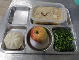 110.9.1午餐  竹筍粥、包子、空心菜、蘋果