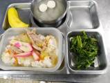 1110323午餐  白飯、鮮蔬豬肉燴飯、炒空心菜、冬瓜魚丸湯、香蕉