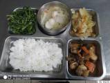 1110512白飯,沙茶魚丁(暖西),高麗寬粉(暖西),炒空心菜,蔬菜丸子湯(暖西),調味料
