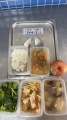 1130401  白飯,味噌燉肉,螞蟻上樹,炒有機青松菜,扁蒲排骨湯,蘋果,調味料