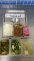 1131108  白飯,安東燉雞,四季甜條,清炒有機油江菜,白菜凍腐湯,蘋果葡萄綜合果汁,調味料