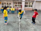 113 一年級雙語體育 ~ playing with the rubber band rope