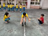 101 playing with the rubber band rope (7)