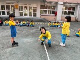 101 playing with the rubber band rope (12)