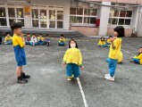 101 playing with the rubber band rope (15)