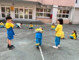 101 playing with the rubber band rope (18)
