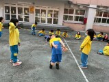101 playing with the rubber band rope (23)
