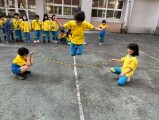101 playing with the rubber band rope (27)
