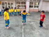 101 playing with the rubber band rope (28)