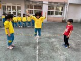 101 playing with the rubber band rope (29)