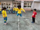 101 playing with the rubber band rope (34)