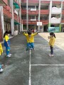 102 playing with the rubber band rope (1)