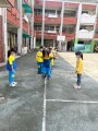 102 playing with the rubber band rope (5)