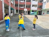 102 playing with the rubber band rope (7)