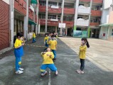 102 playing with the rubber band rope (8)