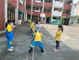 102 playing with the rubber band rope (9)