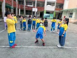 102 playing with the rubber band rope (29)