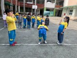 102 playing with the rubber band rope (31)