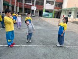 102 playing with the rubber band rope (38)