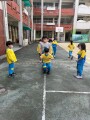 102 playing with the rubber band rope (68)