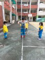 102 playing with the rubber band rope (69)