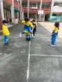 102 playing with the rubber band rope (74)