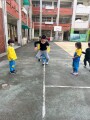 102 playing with the rubber band rope (78)