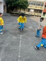 103 playing with the rubber band rope (8)