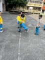 103 playing with the rubber band rope (9)