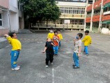 103 playing with the rubber band rope (24)