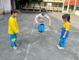 103 playing with the rubber band rope (54)
