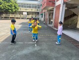 103 playing with the rubber band rope (56)