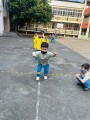 103 playing with the rubber band rope (114)