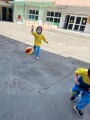 102 dribbling the ball (20)