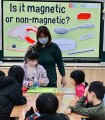 201生活雙語主題三：磁鐵真好玩 (32)